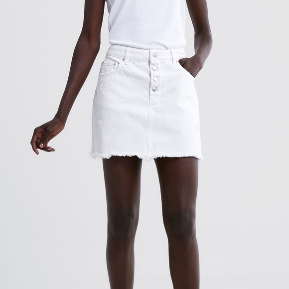 Zara Ripped Denim White Mini Skirt Size XS - Picture 2 of 7